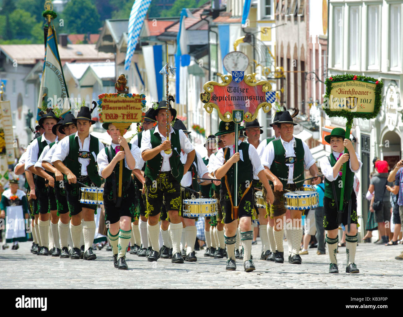 85. Loisachgaufest des clubs traditionnels de costumes de Bad Tölz, Banque D'Images