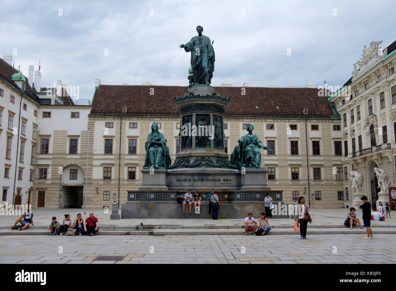 Des statues dans la cour de la Hofburg à Vienne, Autriche, Europe Banque D'Images