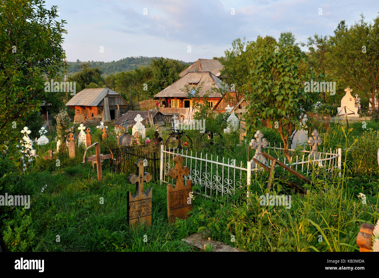Roumanie, le Maramures, région des montagnes Carpates, vallée de l'iza, village de botiza Banque D'Images