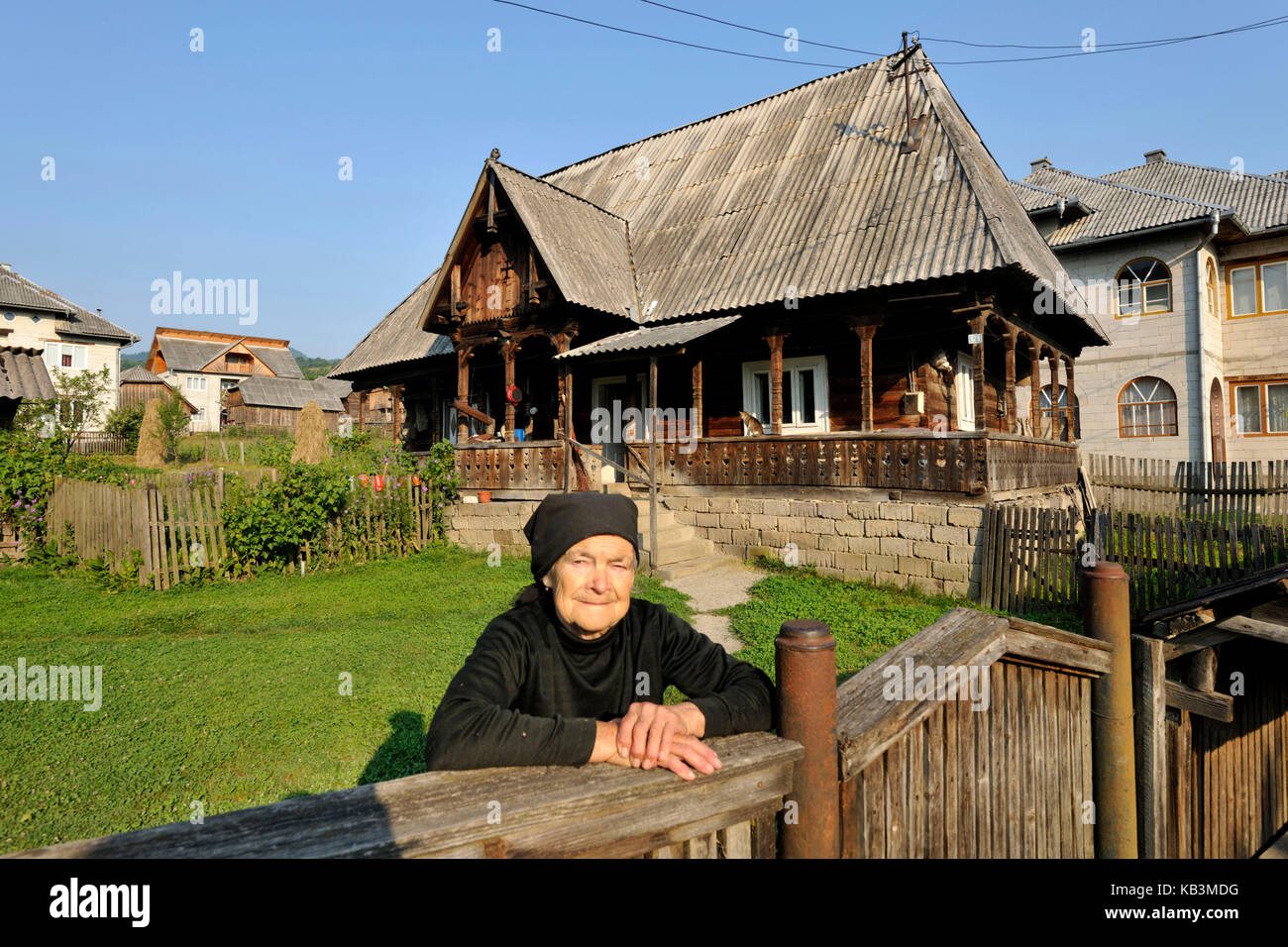 Roumanie, le Maramures, région des montagnes Carpates, vallée de l'iza, village de Poienile Izei Banque D'Images