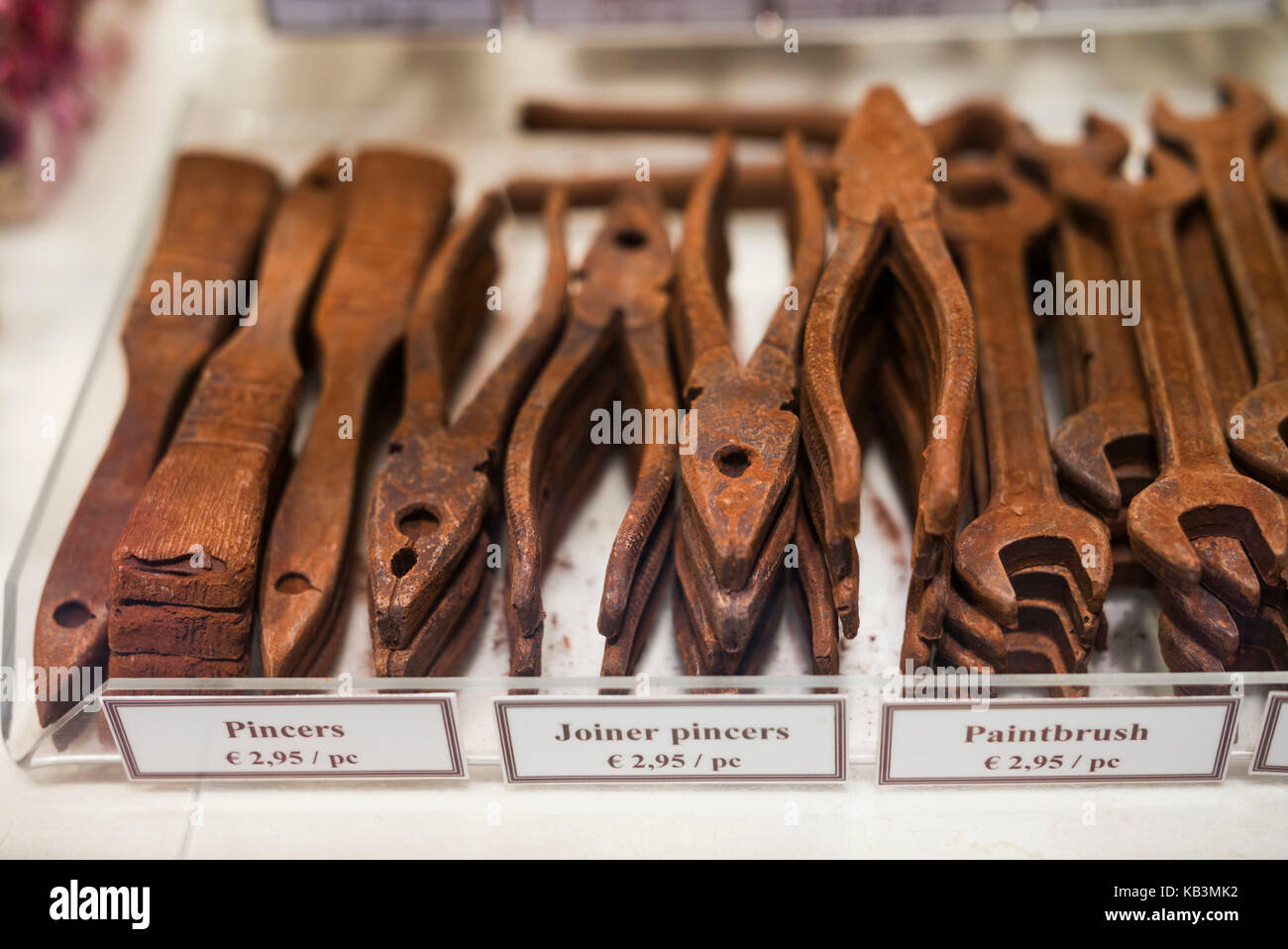 Belgique, bruges, boutique de chocolats belges, chocolat outils Photo Stock  - Alamy