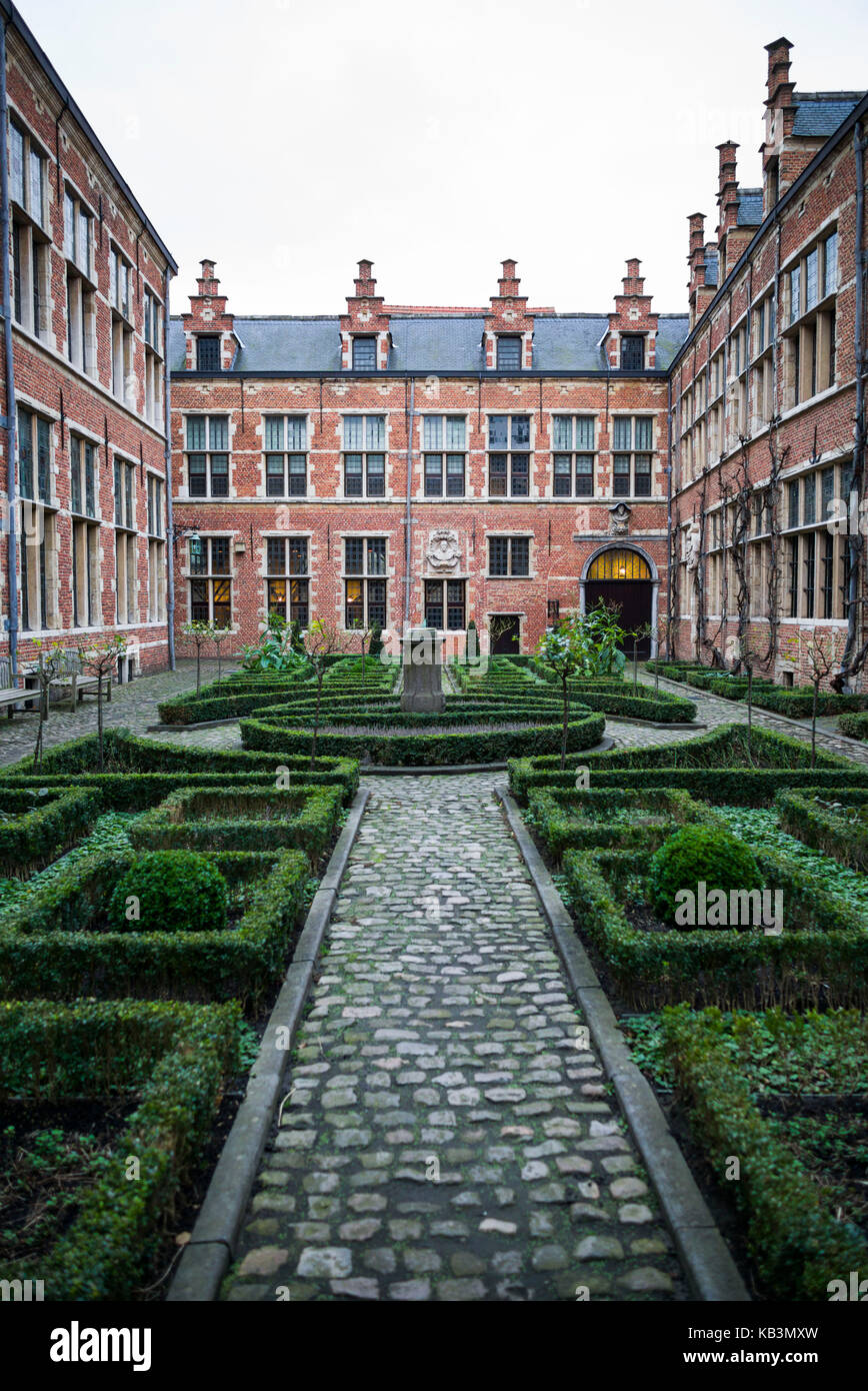 Belgique, Anvers, musée Plantin Moretus, au musée de la première imprimerie industrielle, vue sur cour Banque D'Images
