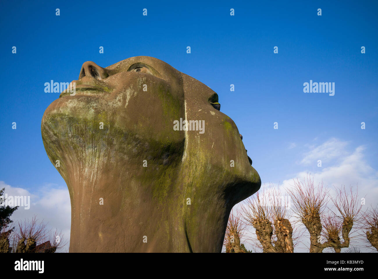 Belgique, Bruges, Damme, notre Dame, sculpter à deux têtes par Charles Delporte Banque D'Images