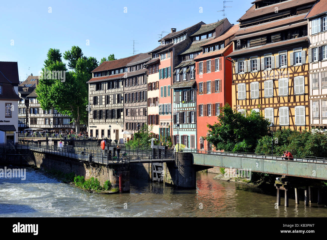 La France, Bas Rhin, Strasbourg, vieille ville classée au Patrimoine Mondial de l'UNESCO, du quartier de la Petite France, verrou sur l'Ill vers le Quai des Moulins Banque D'Images