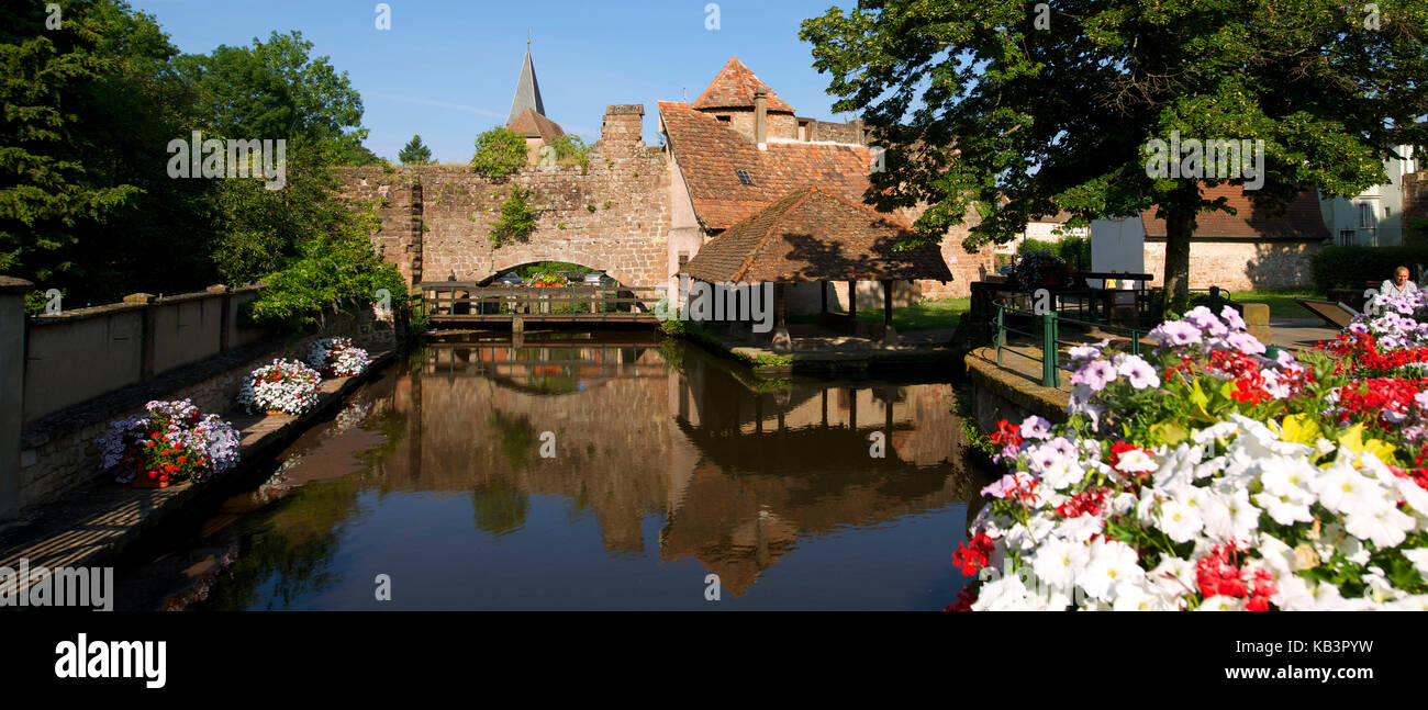 France, Alsace, wissembourg, district de du bruch, rives de la rivière (la Lauter), remparts Banque D'Images