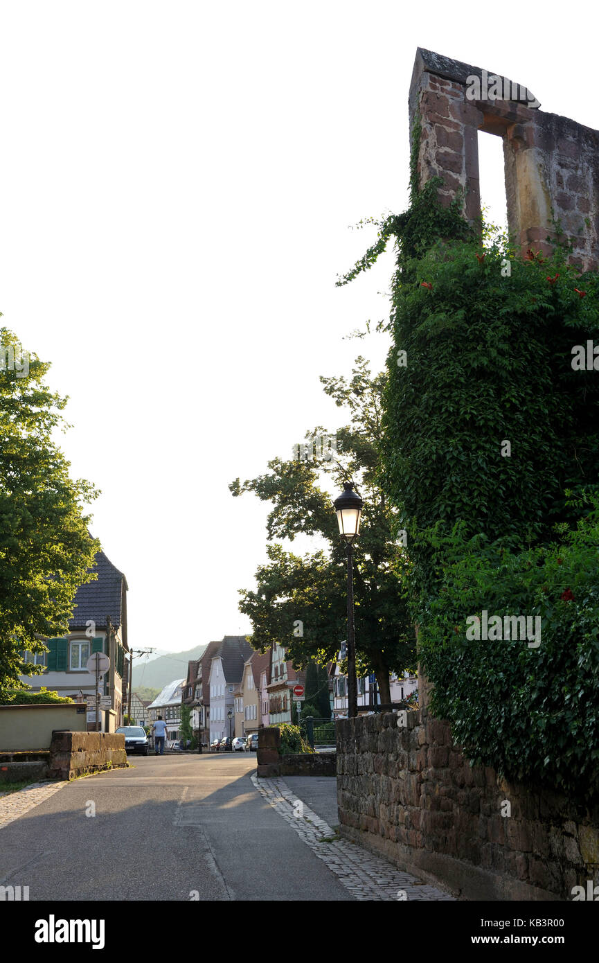 France, Alsace, wissembourg, district de du bruch, rives de la rivière (la Lauter), remparts Banque D'Images