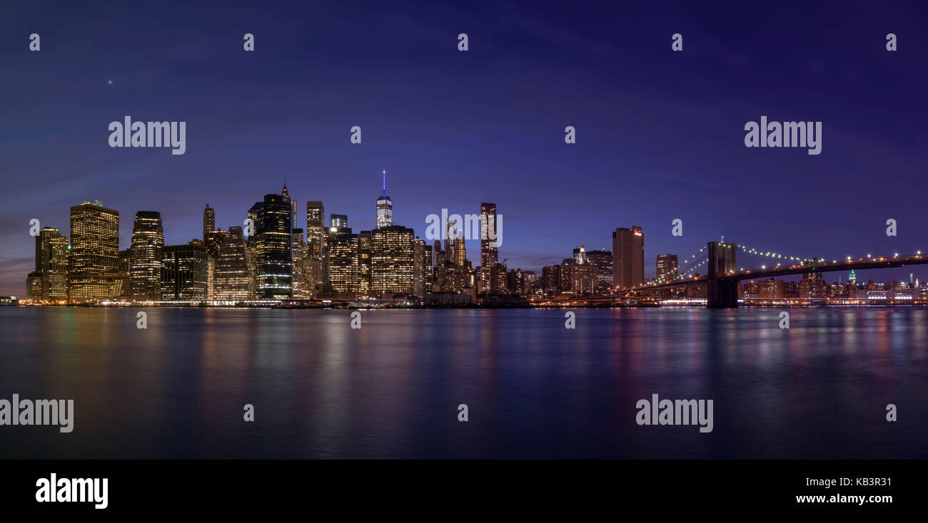 Skyline panorama de new york et East River, New York, USA Banque D'Images