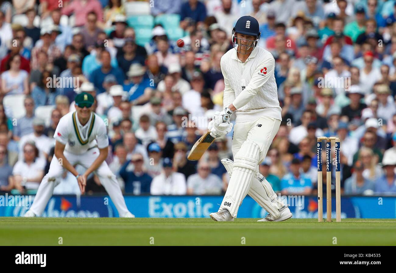 Tom Westley d'Angleterre maintient son oeil sur livraison de Morne Morkel pendant quatre jours du troisième Investec test match entre l'Angleterre et l'Afrique du Sud, à l'ovale à Londres. 30 juil 2017 Banque D'Images