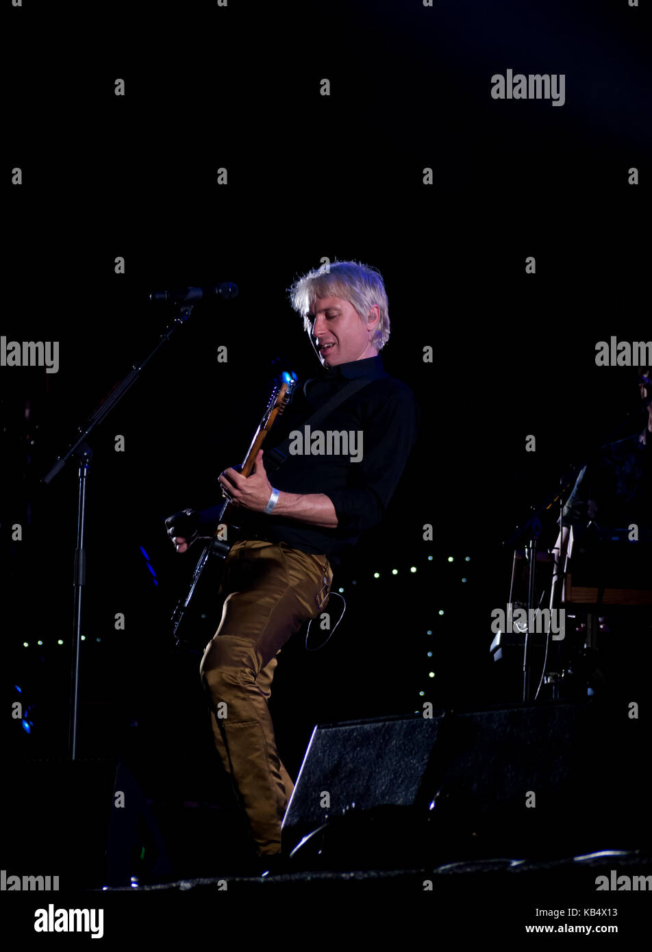Alex Kapranos de Franz ferdinand sur scène joue au festival victorieux à Portsmouth, en Angleterre. Banque D'Images