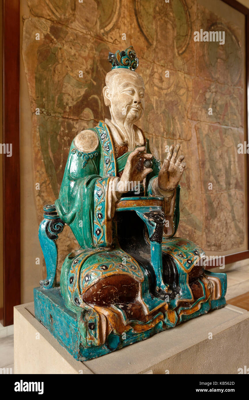 Royaume-uni, Londres, Bloomsbury, British museum, grès figure d'une divinité taoïste avec vert, turquoise, violet et ocre, glaçures, dynastie Ming, xvie siècle Banque D'Images