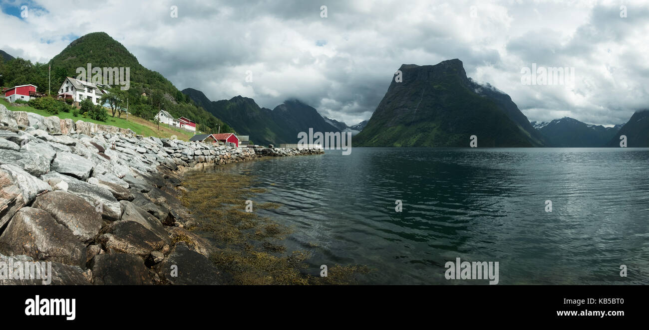 Urke village et fjord hjorundfjorden Banque D'Images