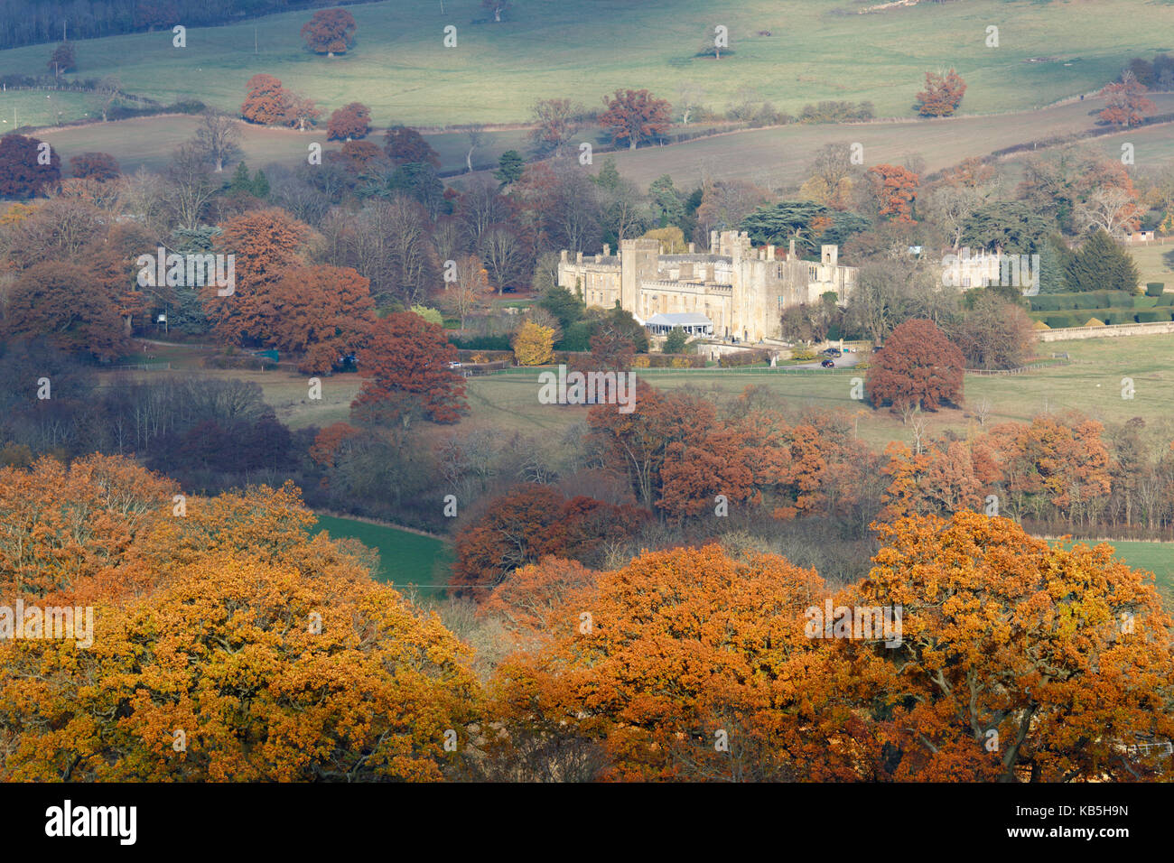 Château de sudeley en automne, winchcombe, Cotswolds, Gloucestershire, Angleterre, Royaume-Uni, Europe Banque D'Images