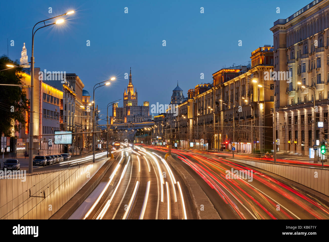 Bolshaya Sadovaya rue au crépuscule. Moscou, Russie. Banque D'Images