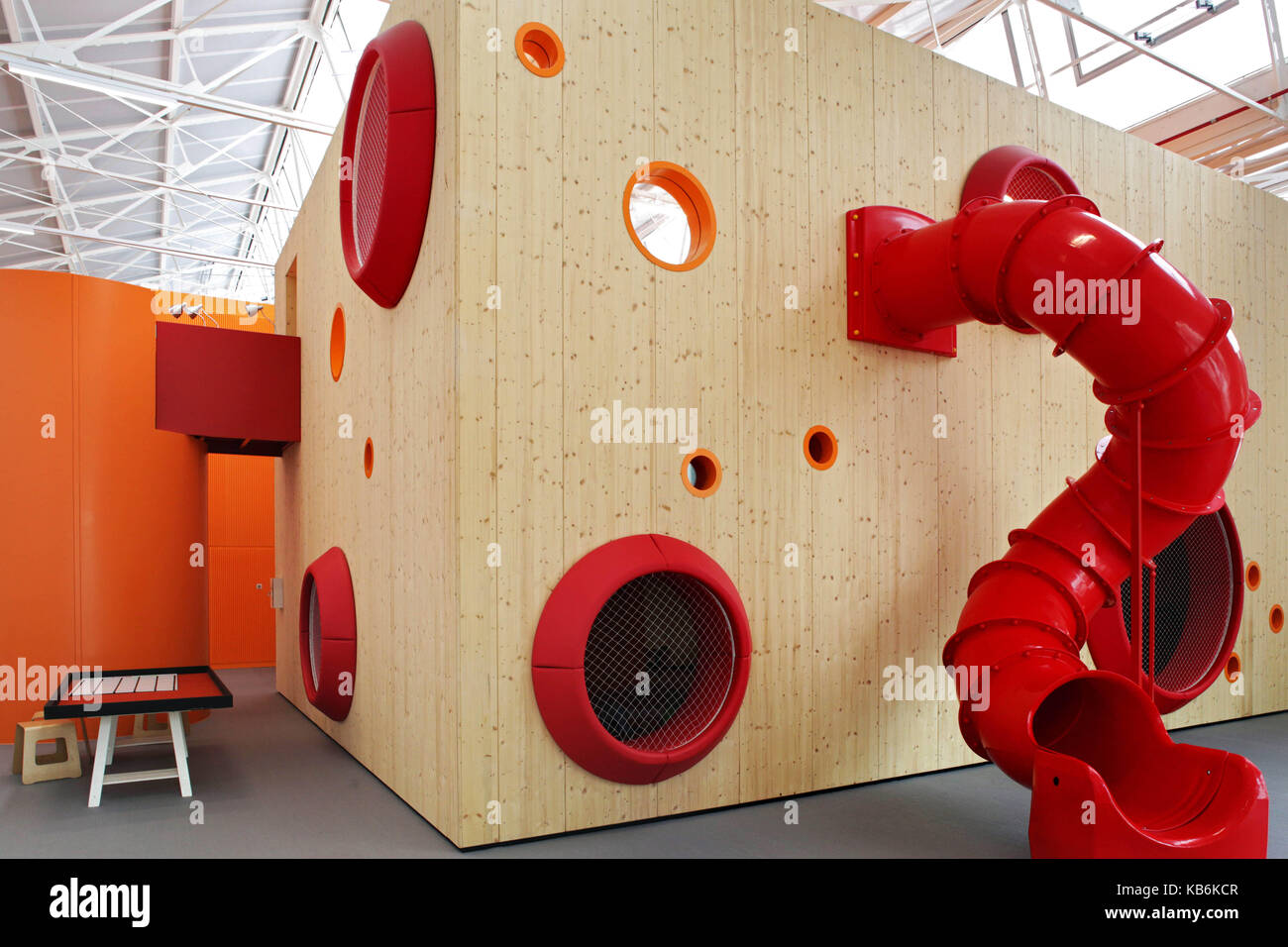 L'opificio golinelli, un musée-laboratoire de la connaissance scientifique réalisée en 2015 sur la commission de la fondation golinelli. photo d'identité de l'école Banque D'Images