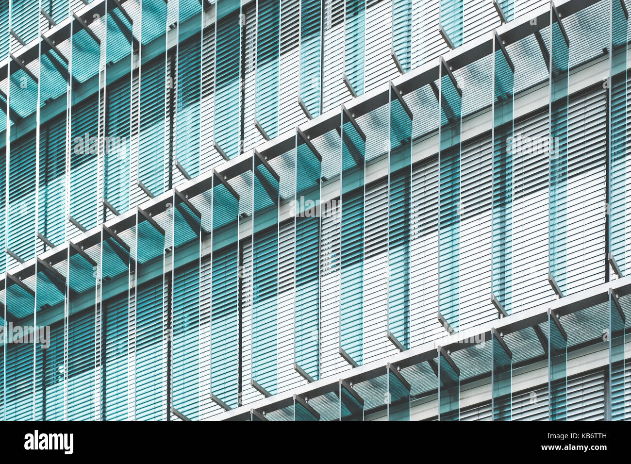 Immeuble de bureaux, à la façade de verre abstrait architecture fond Banque D'Images