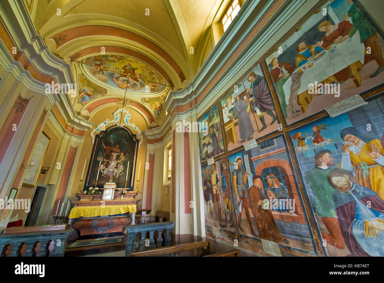 Fresques de Battista di Legnano, Saint Rocco dans saint Jean l'évangéliste, l'église Santa Maria Maggiore, de la Vallée de Vigezzo, Piémont, Italie Banque D'Images