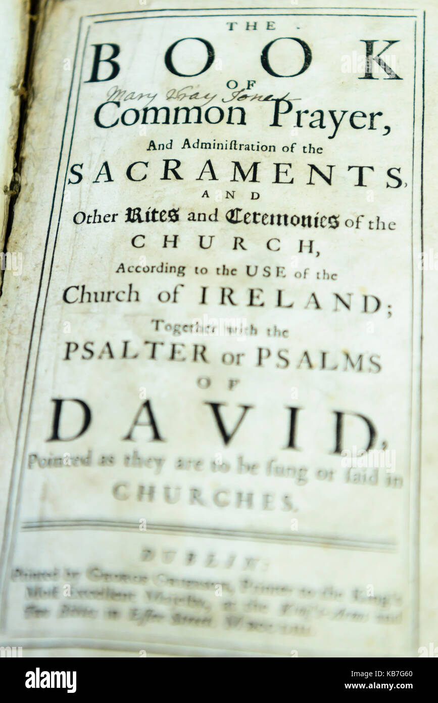 Vieux Livre de la prière commune de l'Église d'Irlande. Banque D'Images