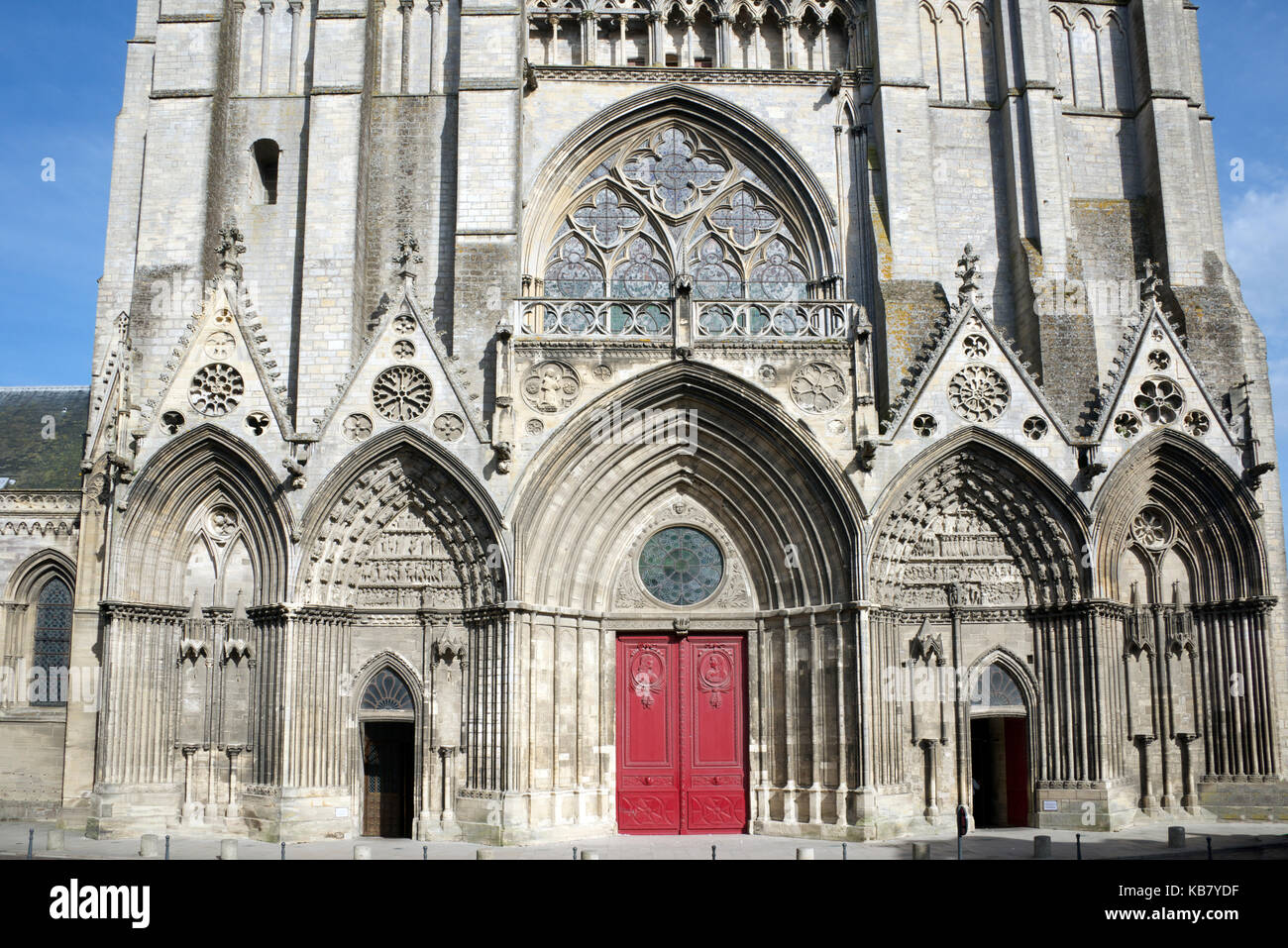 Entrée et façade de la cathédrale de Bayeux Normandie France Banque D'Images