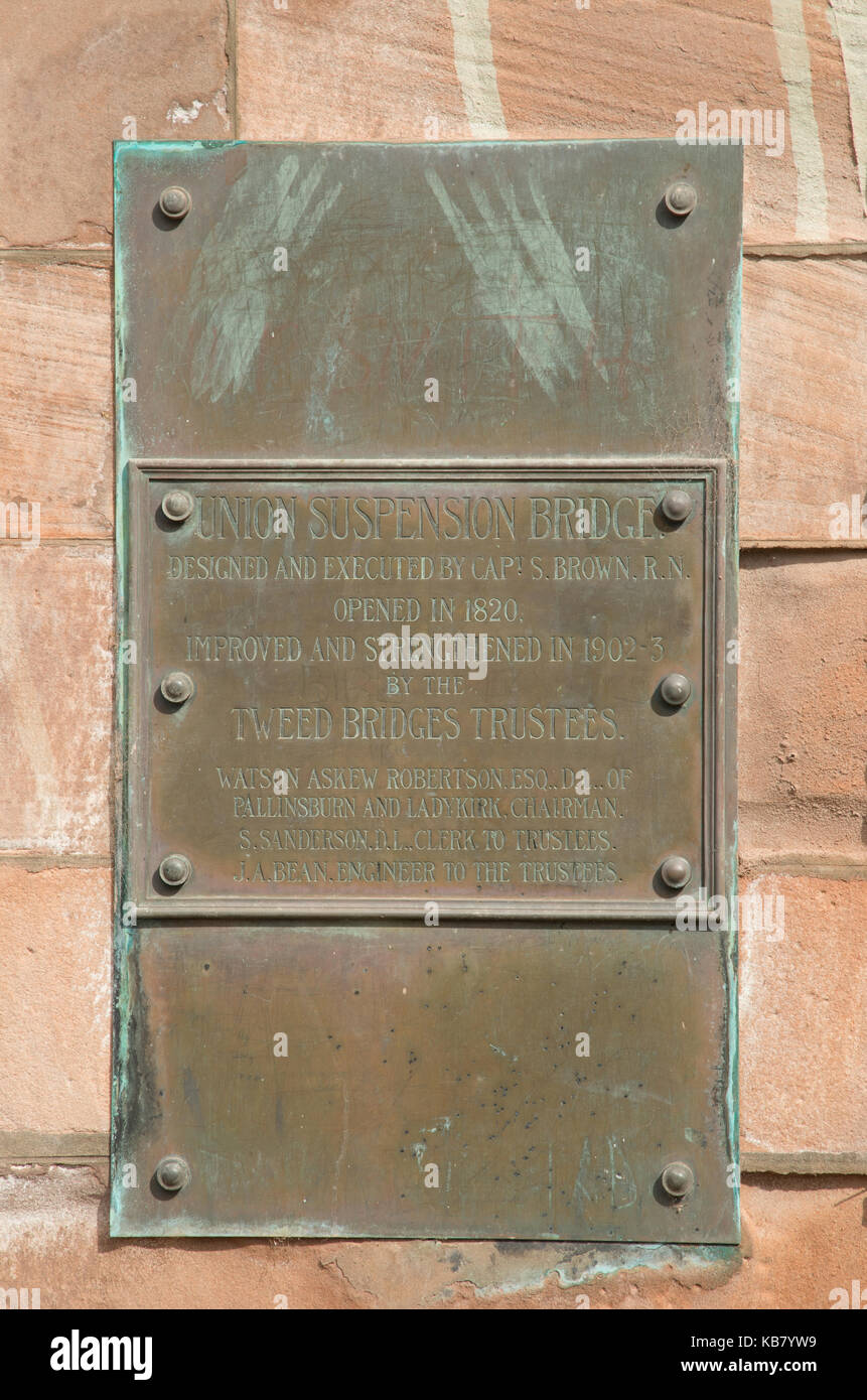 Plaque commémorative à la rivière Tweed Pont des Chaînes et /ou le pont suspendu de l'Union entre l'Angleterre et l'Ecosse Banque D'Images