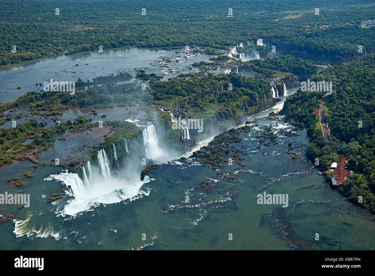Gorge du diable (Garganta do Diabo), chutes d'Iguazu, sur le Brésil - frontière Argentine, Amérique du Sud - aérien Banque D'Images