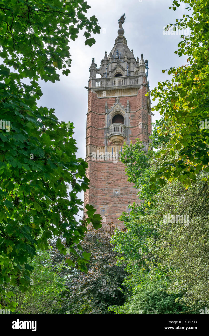 Le CENTRE-VILLE DE BRISTOL EN ANGLETERRE LA TOUR CABOT ET ARBRES SUR BRANDON HILL Banque D'Images