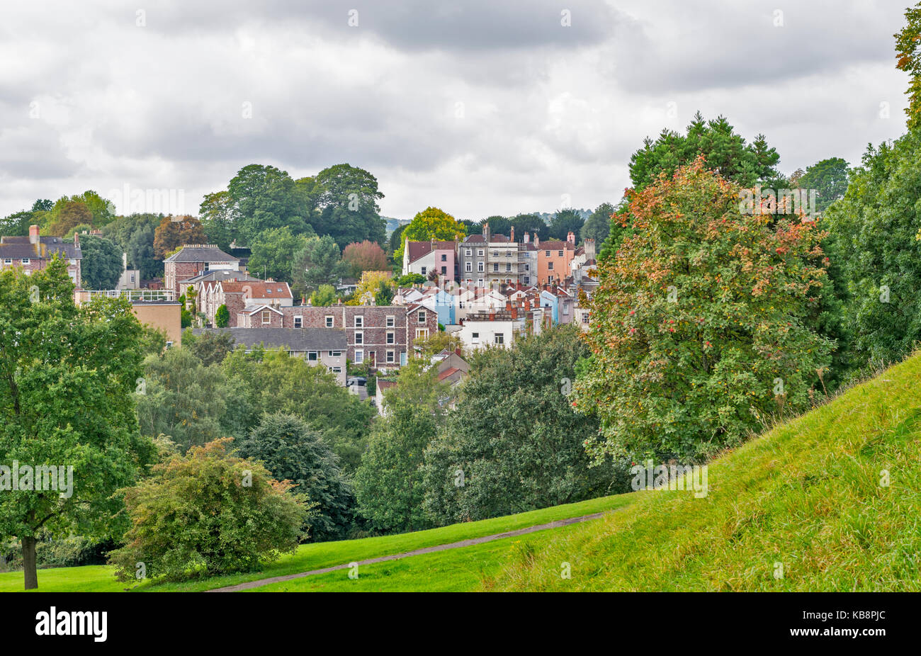 Angleterre BRISTOL CITY CENTRE VILLE ABRITE PRÈS DE BRANDON HILL, entouré d'ARBRES Banque D'Images