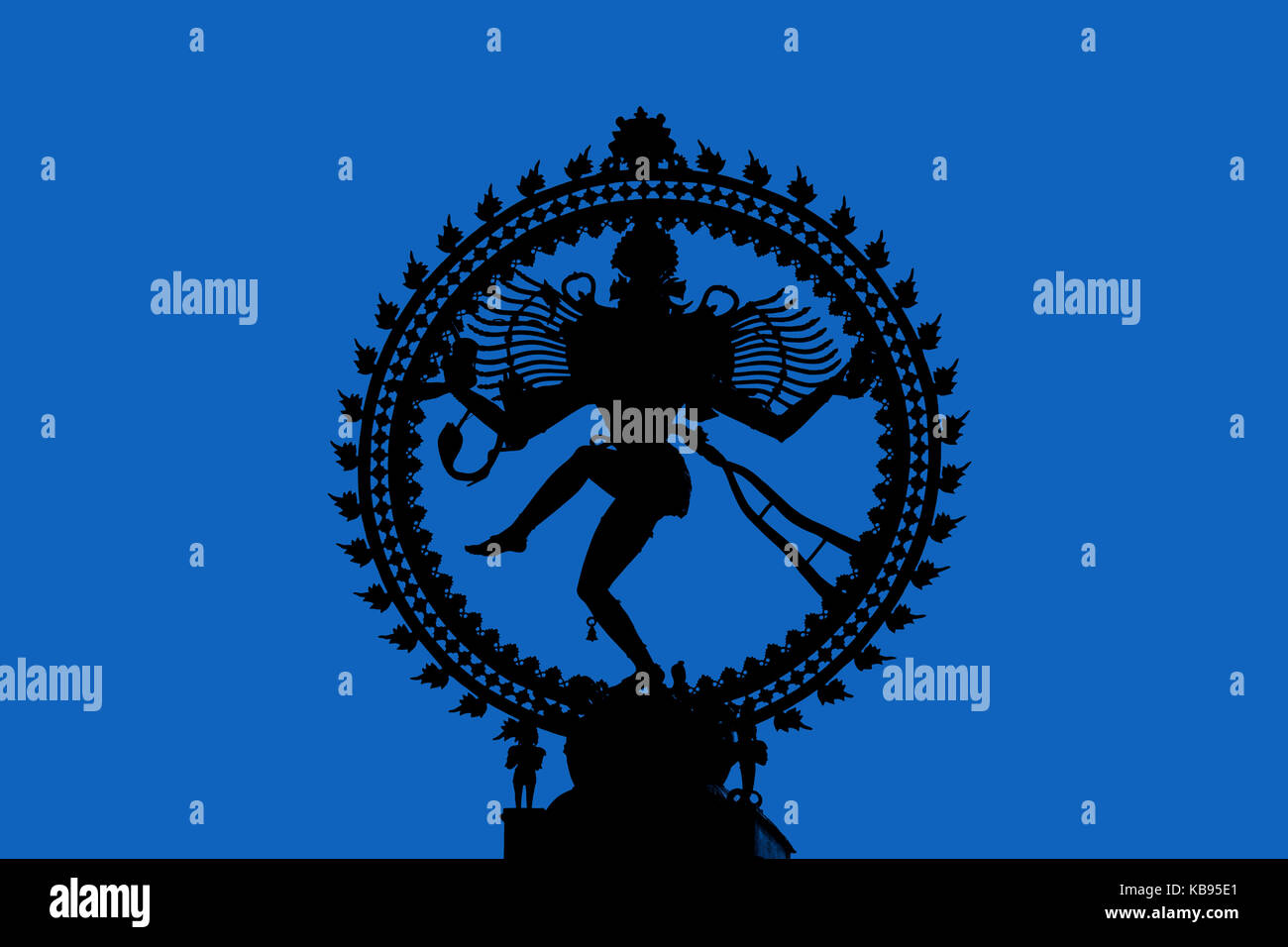 Silhouette de Nataraja, l'inscription du dieu hindou Shiva comme le danseur extatique cosmique Banque D'Images