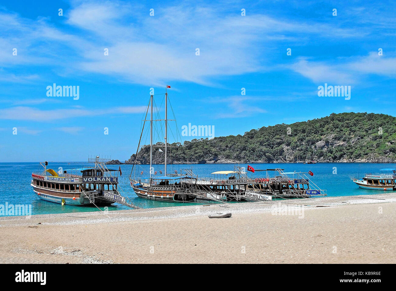 Tourist bateaux amarrés à Olu Deniz Belcekiz Beach, Turquie Banque D'Images