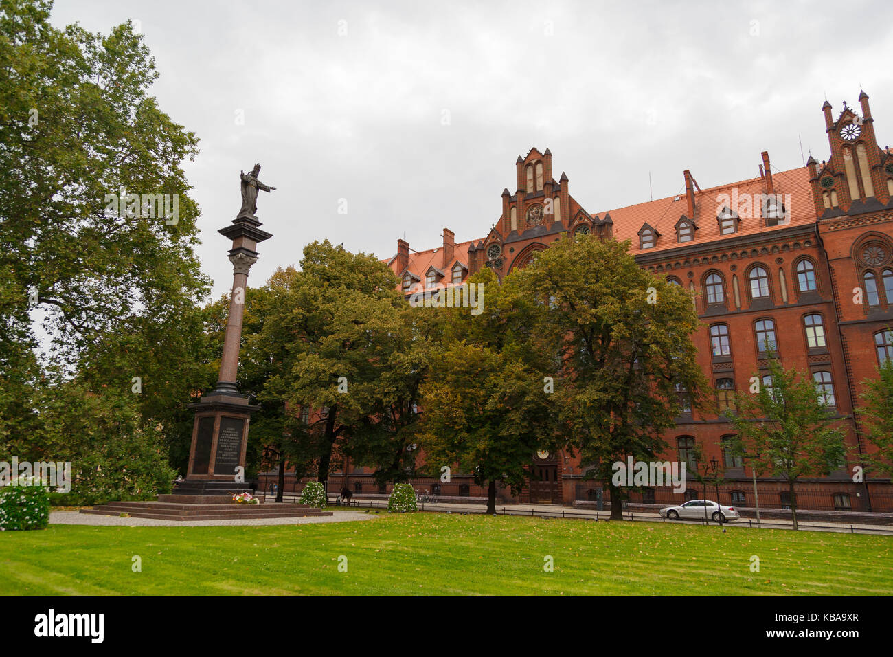 Wroclaw, Pologne - 14 septembre 2017 : Cathédrale métropolitaine séminaire à la place de la cathédrale Banque D'Images