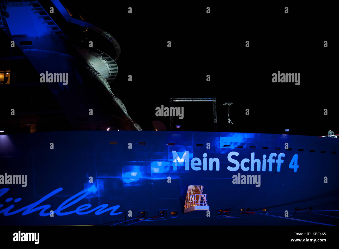 Kiel, Allemagne - 05 juin 2015 : TUI Cruises baptise son nouveau paquebot 'Mein Schiff 4'. usage éditorial uniquement. Banque D'Images