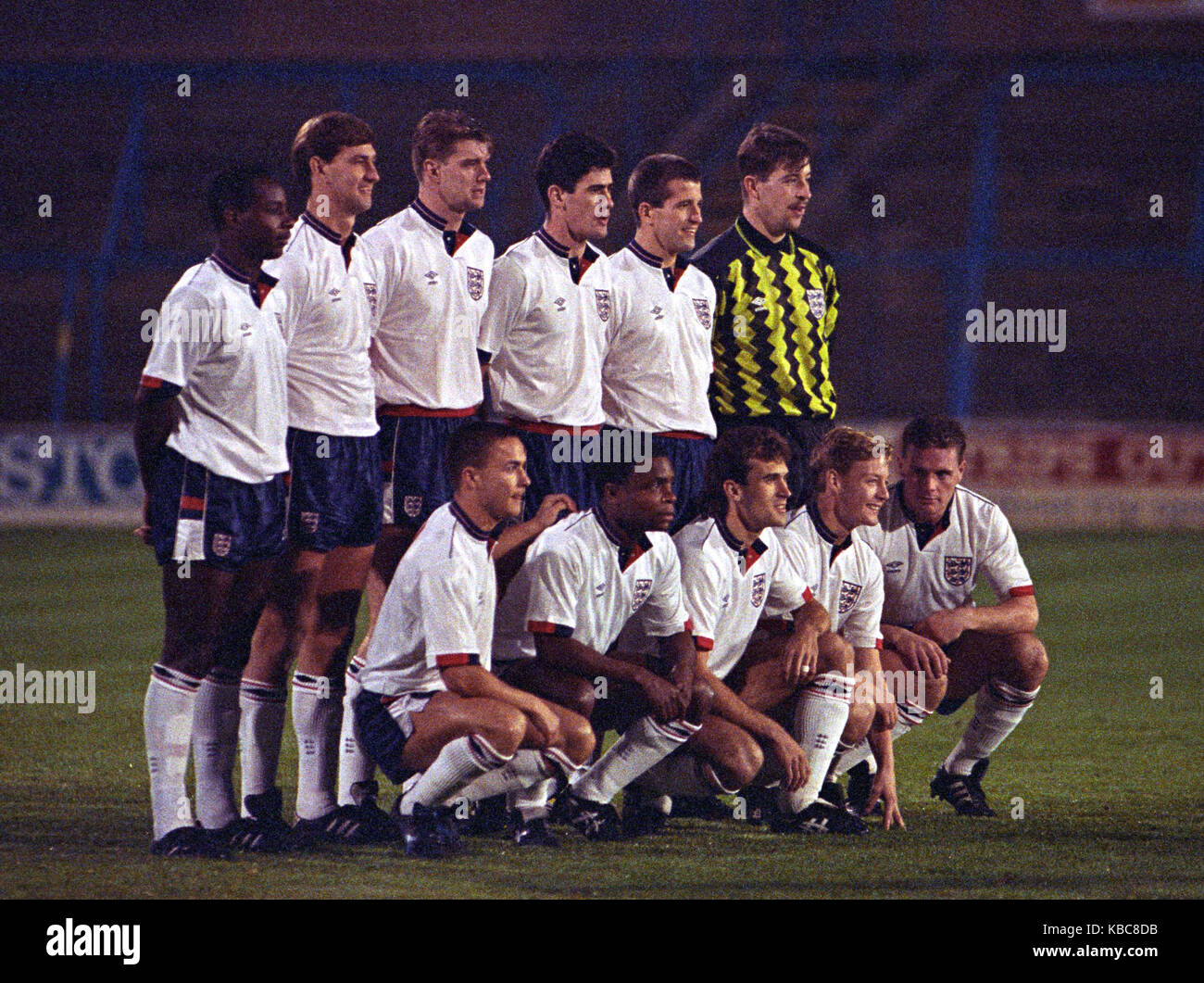 L'équipe B de l'Angleterre Michael Thomas, Tony Adams, Gary Pallister, Mike Newell, Steve Bull et NIgel Martyn. Dennis Wise agenouillée, Paul Parker, Tony Dorigo, David Batty, Paul Gascoigne. L'Angleterre v Italie 14 novembre 1989 B match international. Banque D'Images