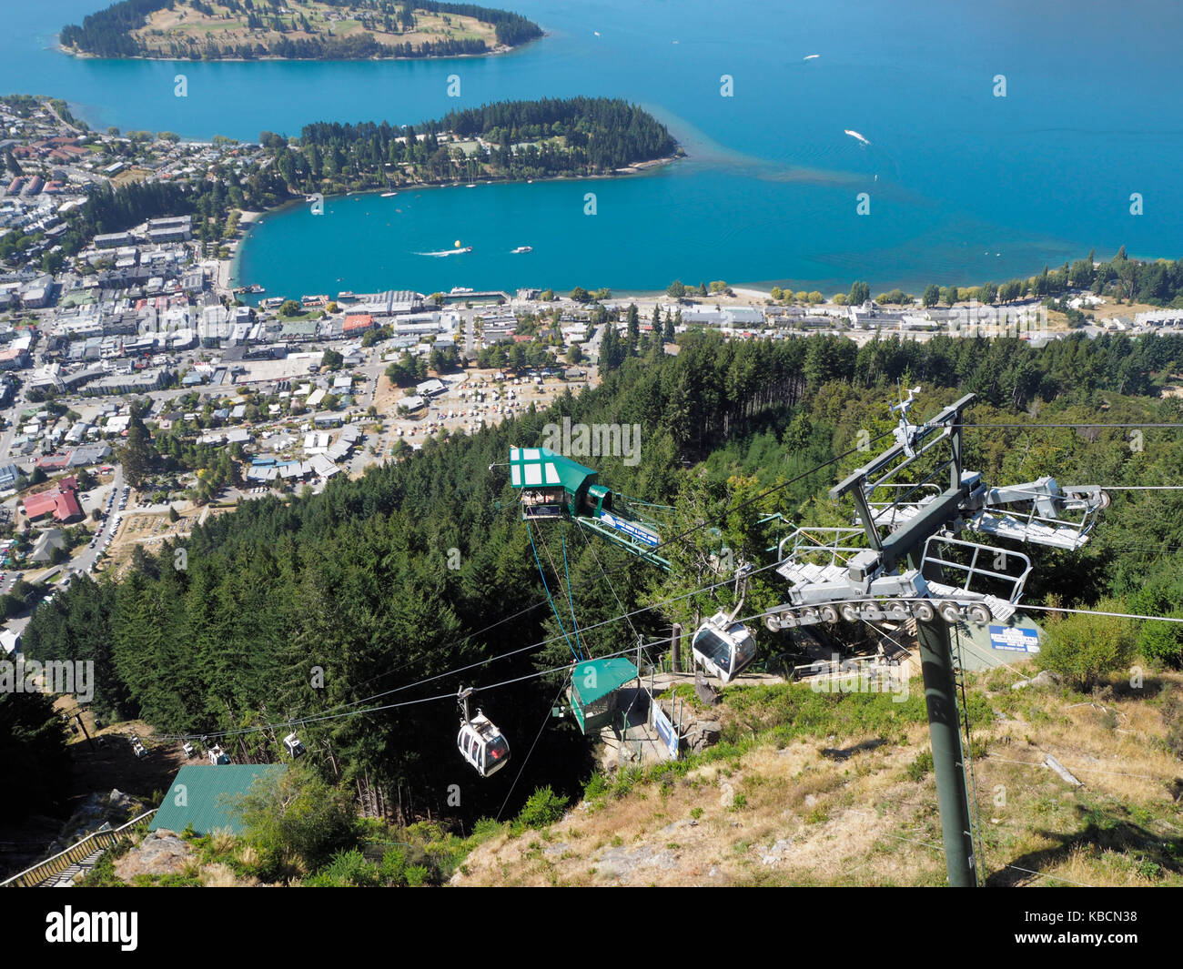 Téléphériques et plate-forme de saut à l'élastique à Queenstown, Nouvelle-Zélande Banque D'Images