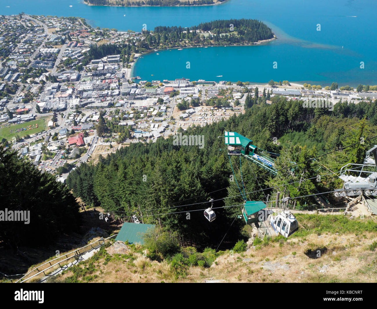 Téléphériques et plate-forme de saut à l'élastique à Queenstown, Nouvelle-Zélande Banque D'Images