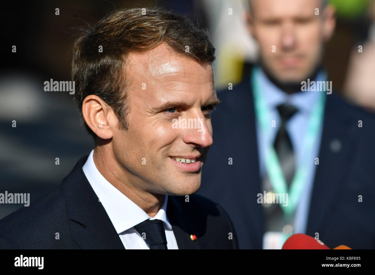 Tallinn, Estonie. 29 sep, 2017. Le président français Emmanuel macron arrive pour le sommet numérique tallinn à Tallinn, Estonie, sept. 29, 2017. organisé par l'Estonian présidence du Conseil de l'Union européenne (UE), le président du Conseil européen et la Commission européenne, l'Estonie a démarré le sommet numérique vendredi. crédit : Sergei Stepanov/Xinhua/Alamy live news Banque D'Images