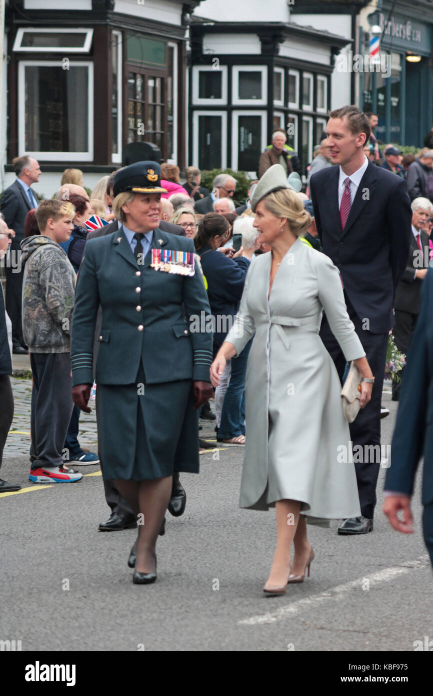 Dorking, Surrey, UK. Sep 29, 2017. Sophie la comtesse de Wessex participant à la parade d'Adieu Cour Headley à Dorking centre-ville. Une nouvelle installation est ouvert dans Loughborough en 2018. Credit : Julia Gavin/Alamy Live News Banque D'Images