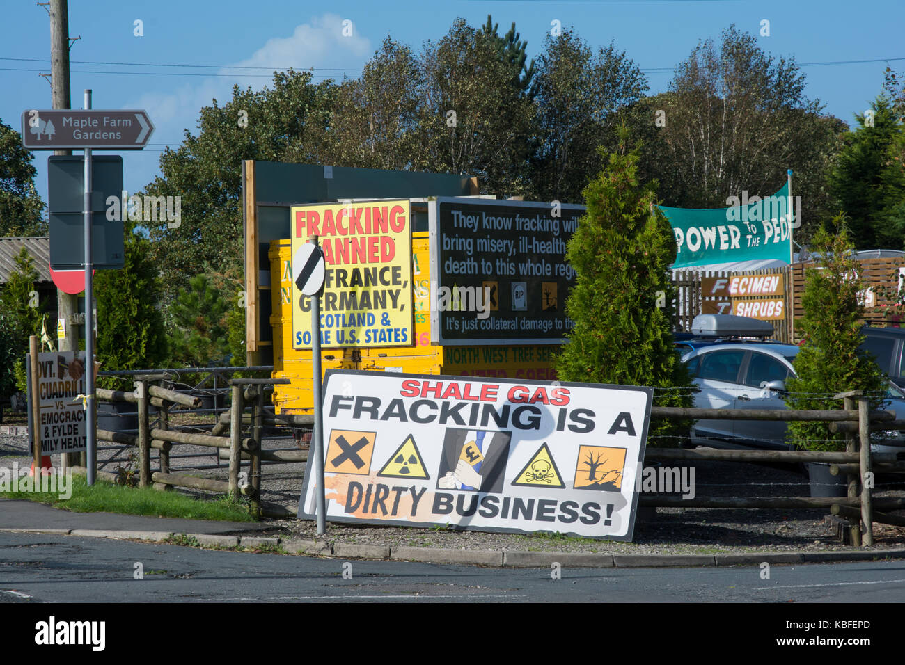 Protestation contre la fracturation hydraulique, peu d'hôtel Lutetia, nr blackpool, Lancashire, Royaume-Uni. 29 septembre 2017. protester contre la fracturation au Preston New Road site exploité par cuadrilla. aux côtés de sections locales ont été des militants du Manchester, syndicalistes, en Irlande du Nord, et par un groupe de quakers. militant était également présent et Farmer John toothill, qui permet à l'érable à proximité ferme pour être utilisé par les militants anti fracturation hydraulique. crédit : Steve bell/Alamy live news. Banque D'Images
