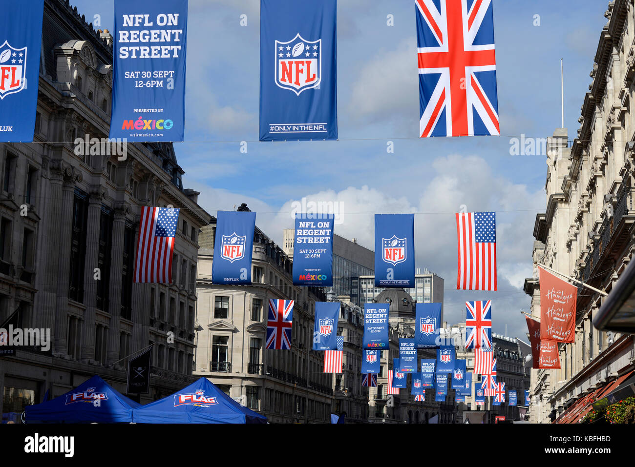 Le football américain vient à Regent Street London UK Banque D'Images