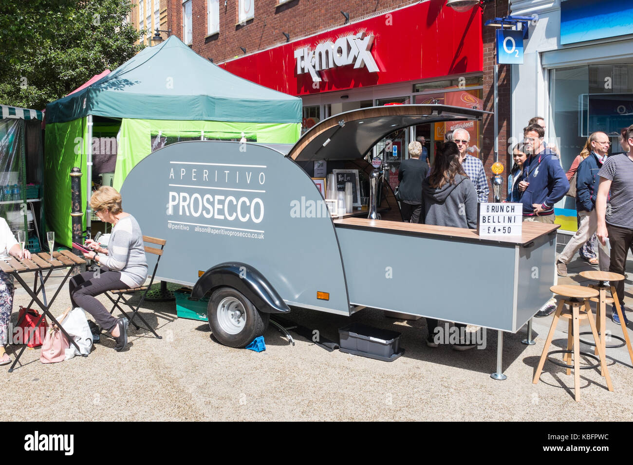 Prosecco prosecco bar Aperitivo portable à Worcester High Street Banque D'Images