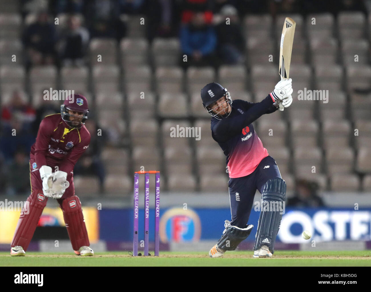 Les chauves-souris de l'angleterre jonny bairstow durant la cinquième royal london international un jour à l'ageas bowl, Southampton. Banque D'Images