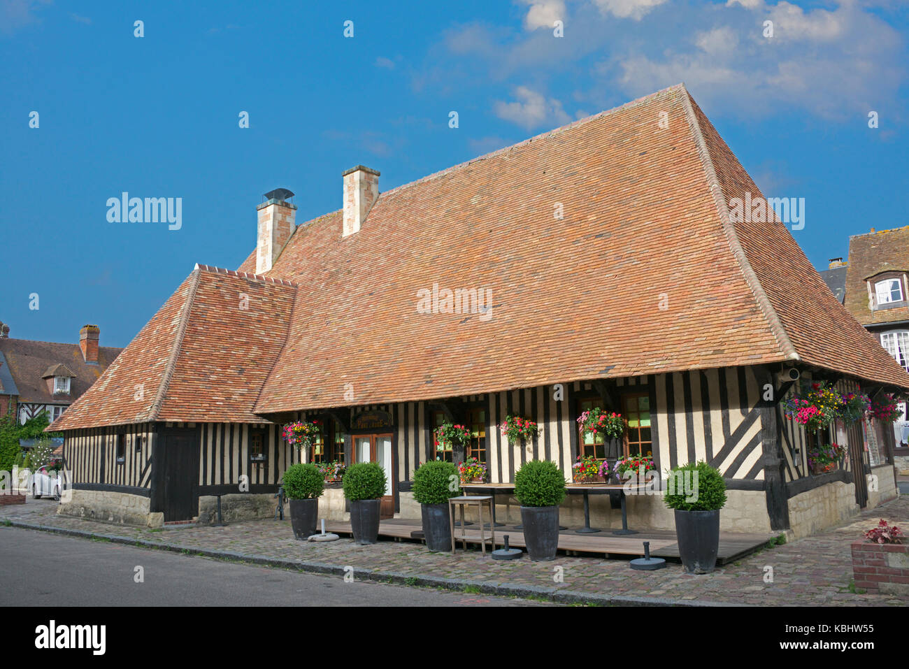 Ancien bâtiment du marché couvert de Beuvron-en-Auge Calvados Normandie France Banque D'Images