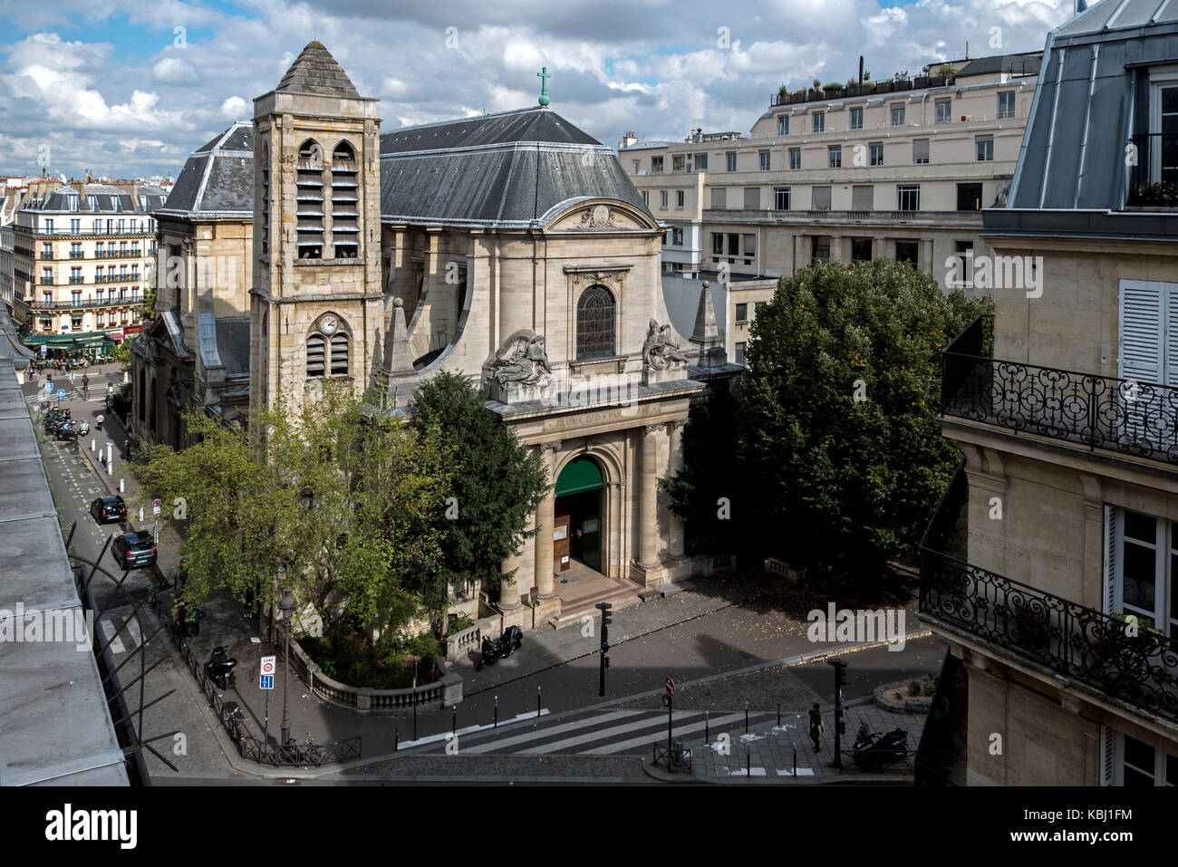 L'église de Saint Nicolas du Chardonnet dans la rue des Bernardins, Paris, France. Banque D'Images