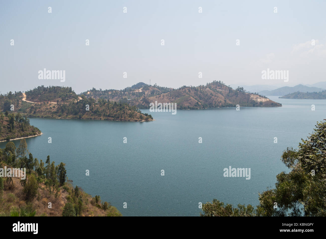 Vue sur le lac Kivu, de Kibuye, Rwanda Banque D'Images Vue sur le lac Kivu, de Kibuye, Rwanda Banque D'Images