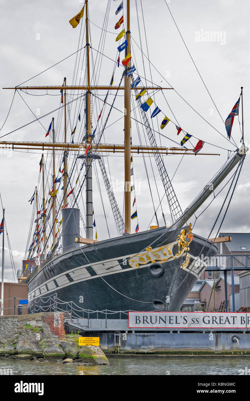 Angleterre BRISTOL HARBOURSIDE CENTRE-VILLE OUEST DE CONDENSATS CHAUDS AVON VOIR DOCK DE Saint-caradec-TRÉGOMEL SS GREAT BRITAIN Banque D'Images