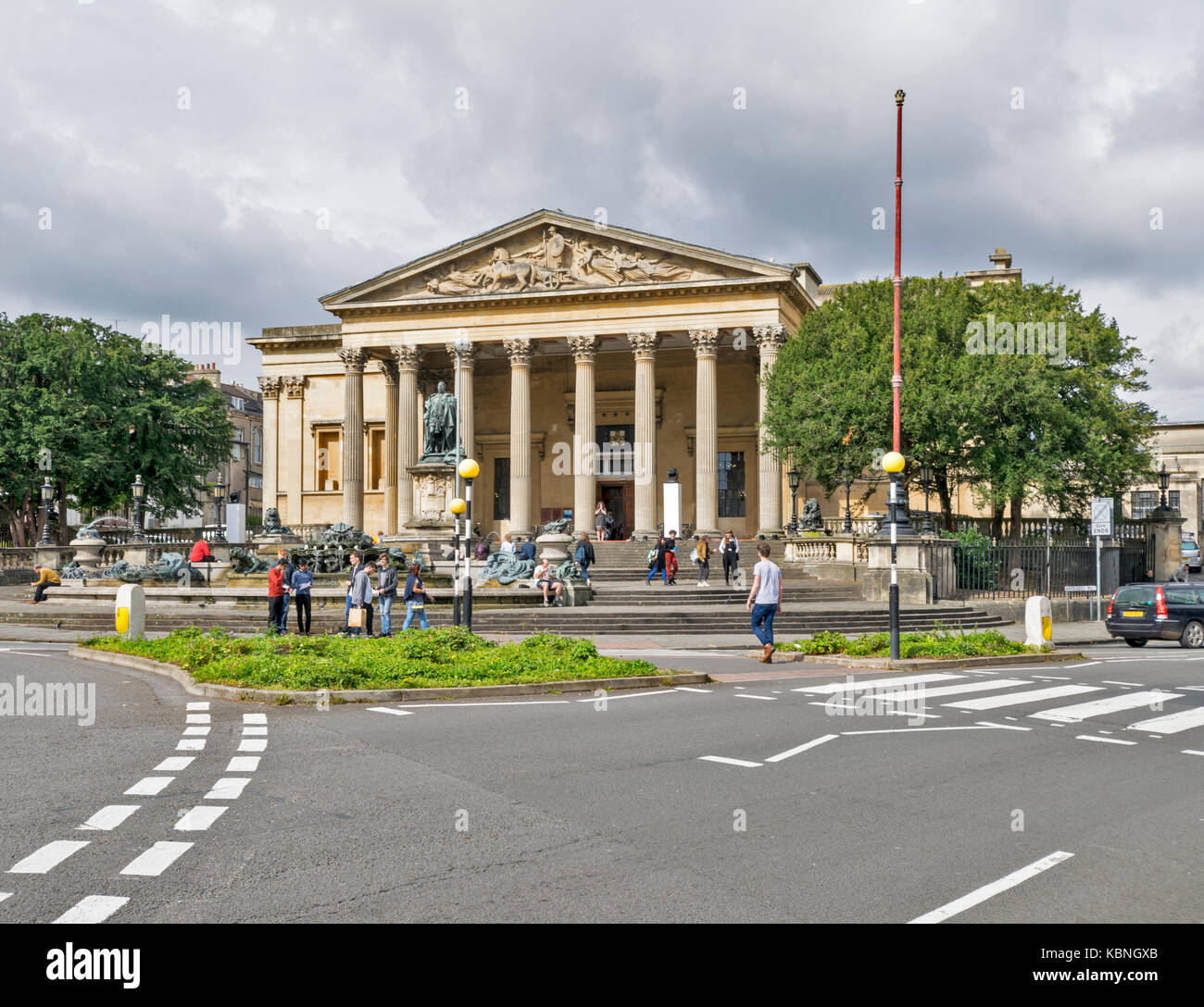 Angleterre BRISTOL CITY CENTRE VICTORIA CHAMBRES ET FONTAINE SUR QUEENS ROAD Banque D'Images