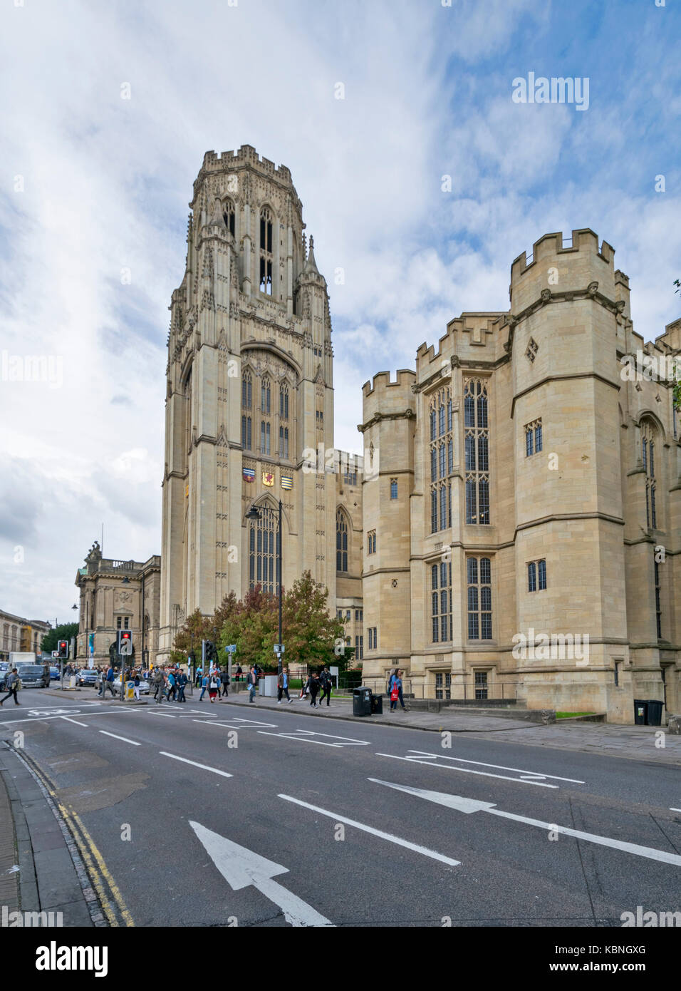 Le CENTRE-VILLE DE BRISTOL EN ANGLETERRE WILLS ÉDIFICE COMMÉMORATIF DE L'UNIVERSITÉ DE BRISTOL, ÉLÈVES D'ENREGISTREMENT HAUT DE PARK ROW Banque D'Images