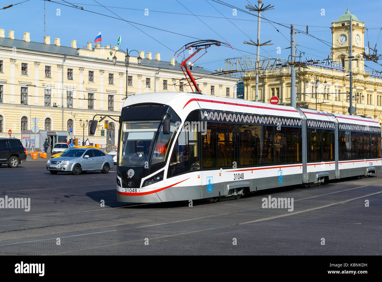 Moscou, Russie - le 25 septembre. 2017. moderne de tram jusqu'à proximité de la gare de Leningrad Banque D'Images