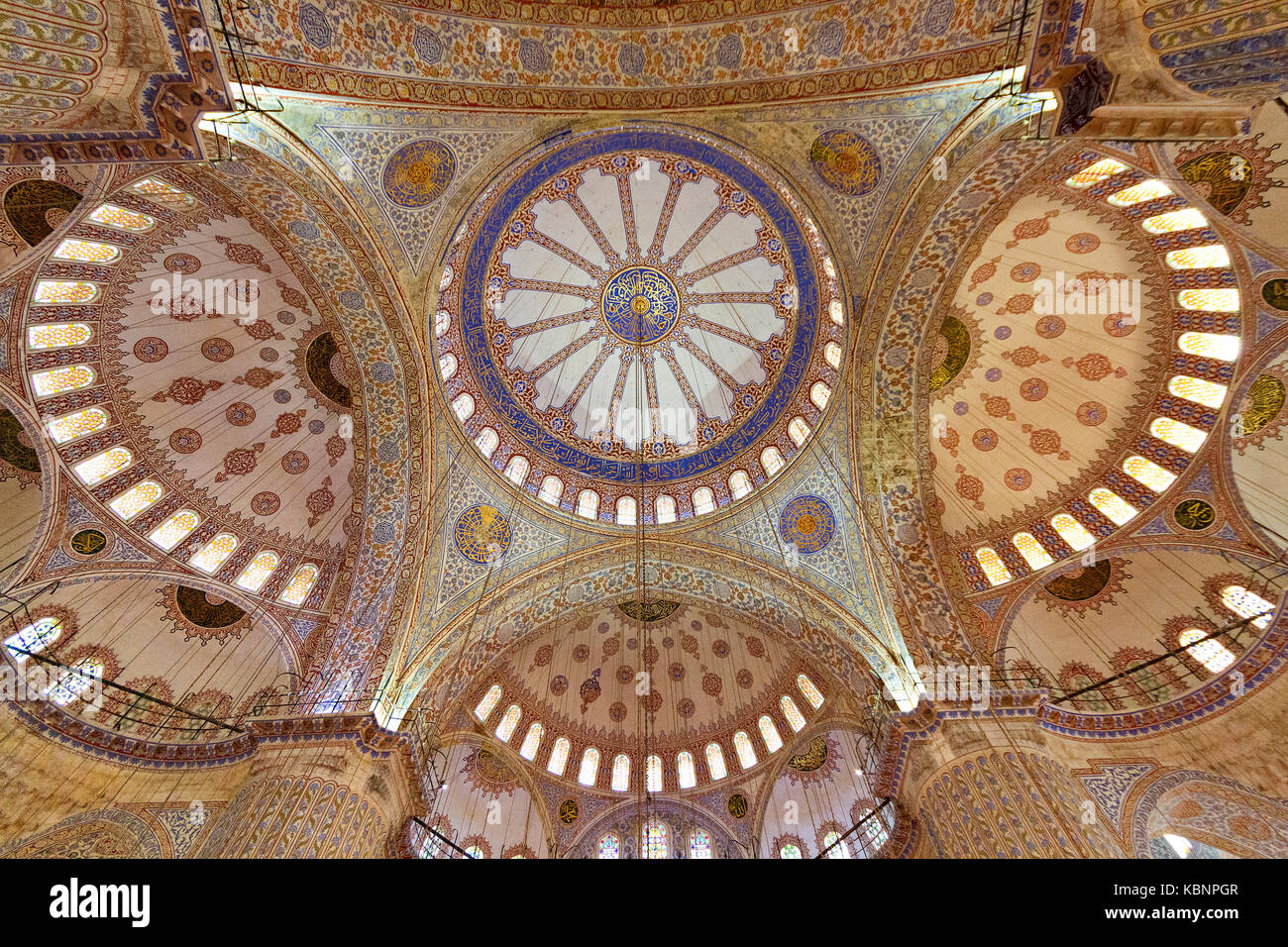 Les dômes de la mosquée bleue, Istanbul, Turquie Banque D'Images