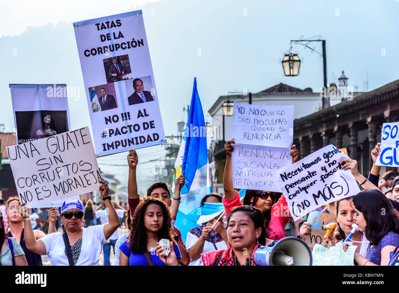 Antigua, Guatemala - 15 septembre 2017 : les habitants de protester contre la corruption du gouvernement sur l'indépendance du Guatemala Banque D'Images