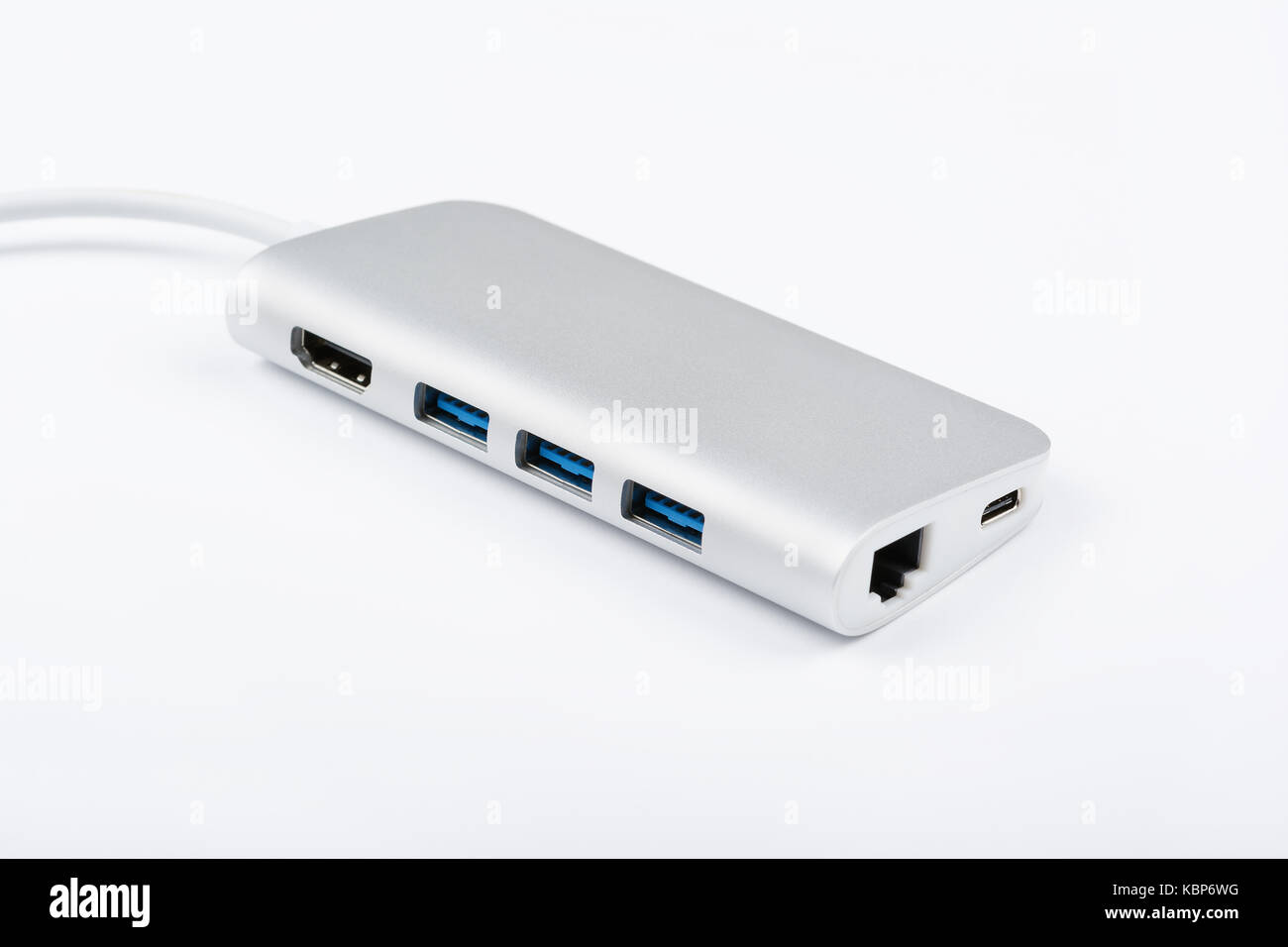 Type-c adaptateur multiport aluminium sur fond blanc. Banque D'Images