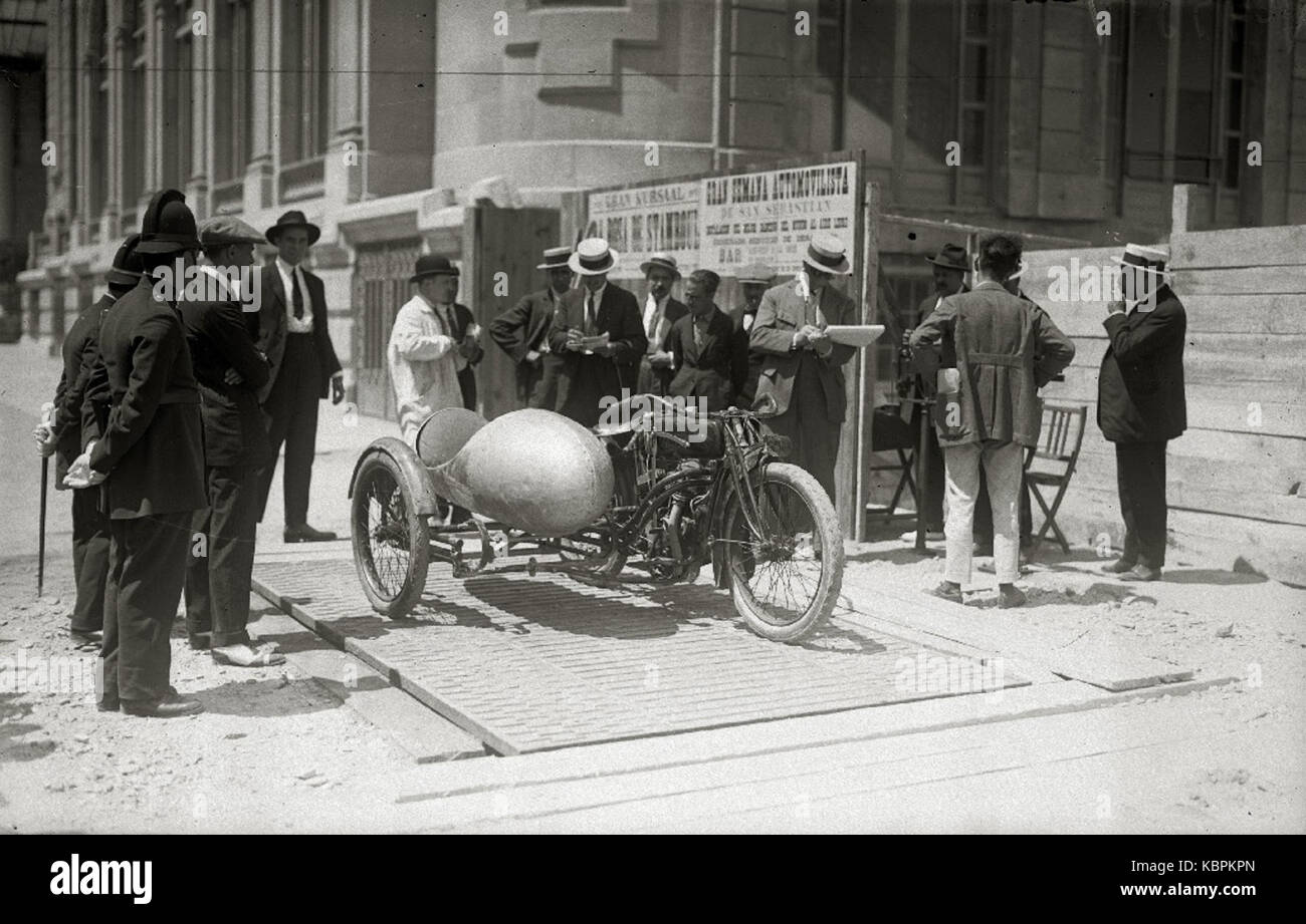 Carreras de coches y motocicletas (1 de 6) Fondo Location Kutxa Fototeka Banque D'Images